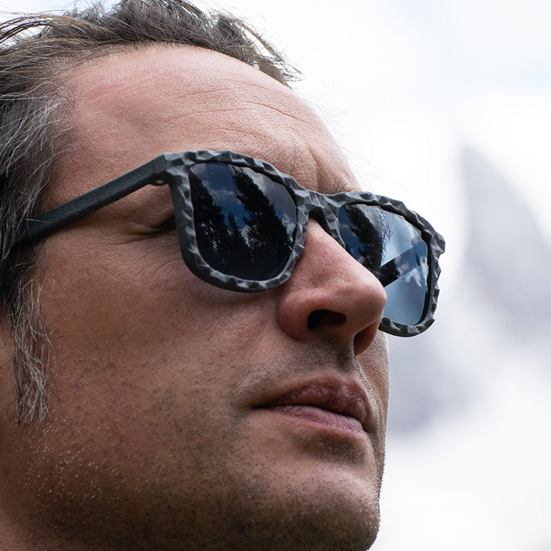 occhiali da sole uomo 3D grigio